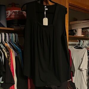 Chic Black Sleeveless Blouse